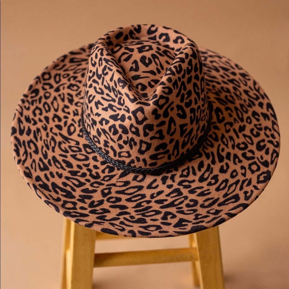 LEOPARD WOOL HAT - Picture 2 of 6